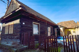 Land with wooden house /358 m2/, Višňové