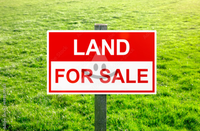 smelting plot with a garden in the center of the village of Obid for sale
