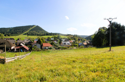 Sunny plot under the cottage /577 m2/, Čičmany