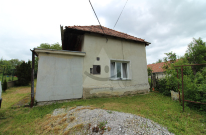House for sale, Lazany