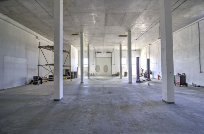 Business building/warehous and land for rent, Bernolákovo