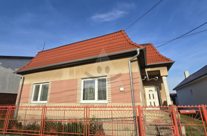 Rodinný dom for sale, Iža