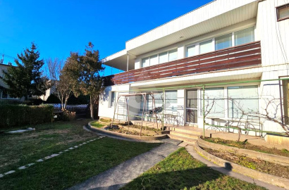 Renovated family house with garage on Ul. Víťazstva Komárno