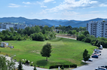 Sunny 4-room apartment in Rozkvet, exchange possible