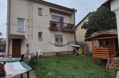 For sale two-generation family house in the village of Búč
