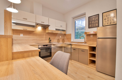 2-room apartment in the center with parking 2-room apartment in the center with parking