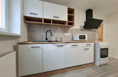 2-room flat for rent, Čsl.armády, Handlová