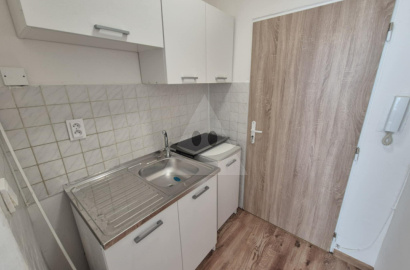 For sale renovated studio apartment in the 7th district of Komárno