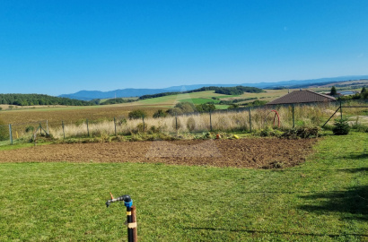 Sunny building plot in Trenčianske Mitice with beautiful views