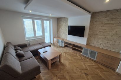 Furnished 2-room apartment with loggia / 66 m2 / - Žilina (Center - Bulvár)