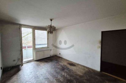 Large 1-room apartment with a loggia on Hviezdna Street in Komárno for sale