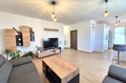 3-room apartment with balcony / 71 m2 / - Premier