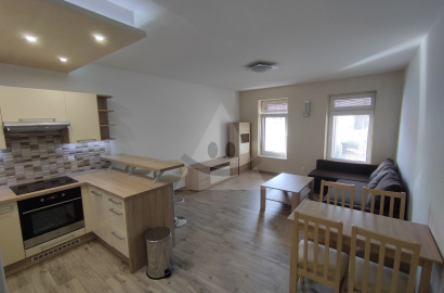 Residential 2.5-room apartment /69m2/, Bytča - Center