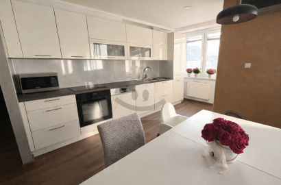 3-room apartment with balcony in the city center /93.4 m2/ Žilina