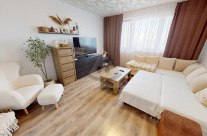 Spacious renovated 2-room apartment with a loggia in Kolárovo for sale