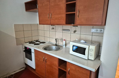 Furnished studio apartment with balcony in the 7th district of Komárno