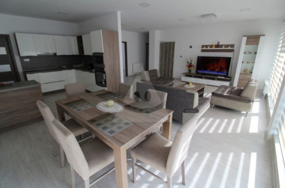 Rent luxury 3 bedroom. apartment in the city center Ruzomberok