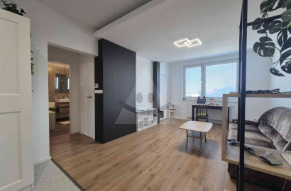 Spacious 2-room apartment in a quiet part of Hurbanov for rent