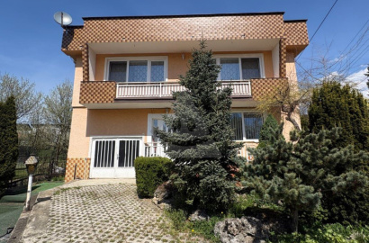 Brick family house with garden /591 m2/, Kysucký Lieskovec