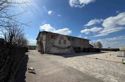 Production hall with warehouse space for rent in the village of Tôň.