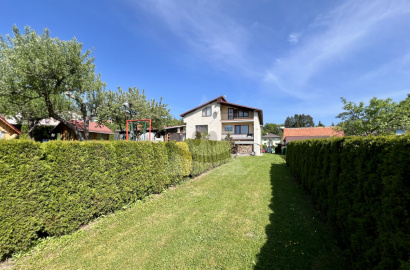 Family house with a historic wooden house on the plot, for sale, Karvasa Bláhovec