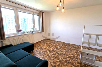 Bright 1-bedroom apartment with potential to be converted into a 1.5-bedroom | Topoľčianska Street, Bratislava – Petržalka