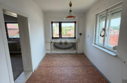 Traditional 3-room house with a nice plot of land