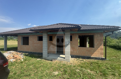 Newly built bungalow with a garden (970 m²), Dolný Hričov