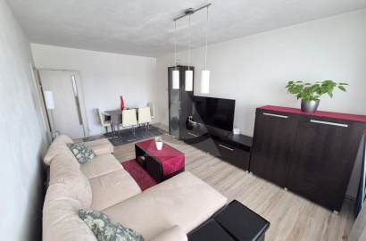 3-room apartment with two loggias / 77 m2 / - Bytča