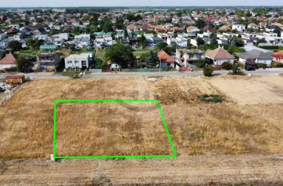 Land for a family house in the new part city of Nesvady