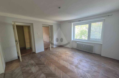 Spacious 2-room apartment on Dvorská Street in Komárno