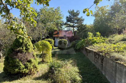 Garden cottage with a plot of land, suitable for gardening, relaxation, and leisure time
