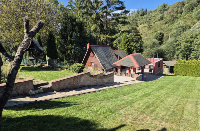 Comfortable garden cottage with a plot (391 m²) – Divina