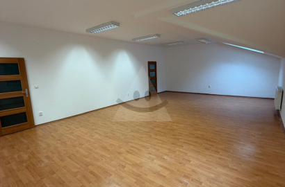 Offices, administrative premises for rent, Komárno
